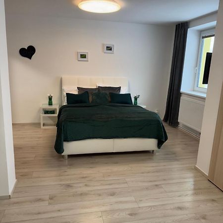 Black & White Apartments, Mytinka, Jesenik Bagian luar foto